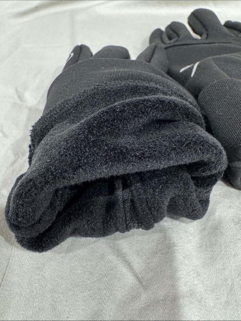 Unbranded Black Touchscreen Winter Gloves for Youth - Picture 6 of 6